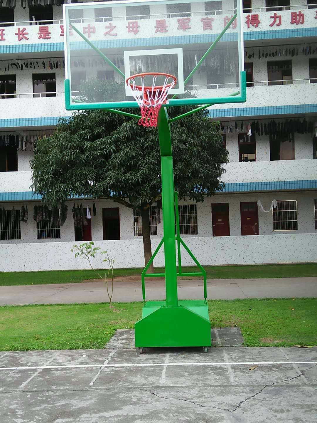 深圳市篮球架厂家深圳旭健圆管篮球架定做 公园球架子现场安装图片 厂家热销篮球架子