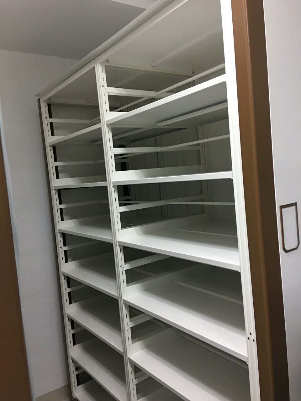 广州办公家具厂家移动密集柜维修安装图片