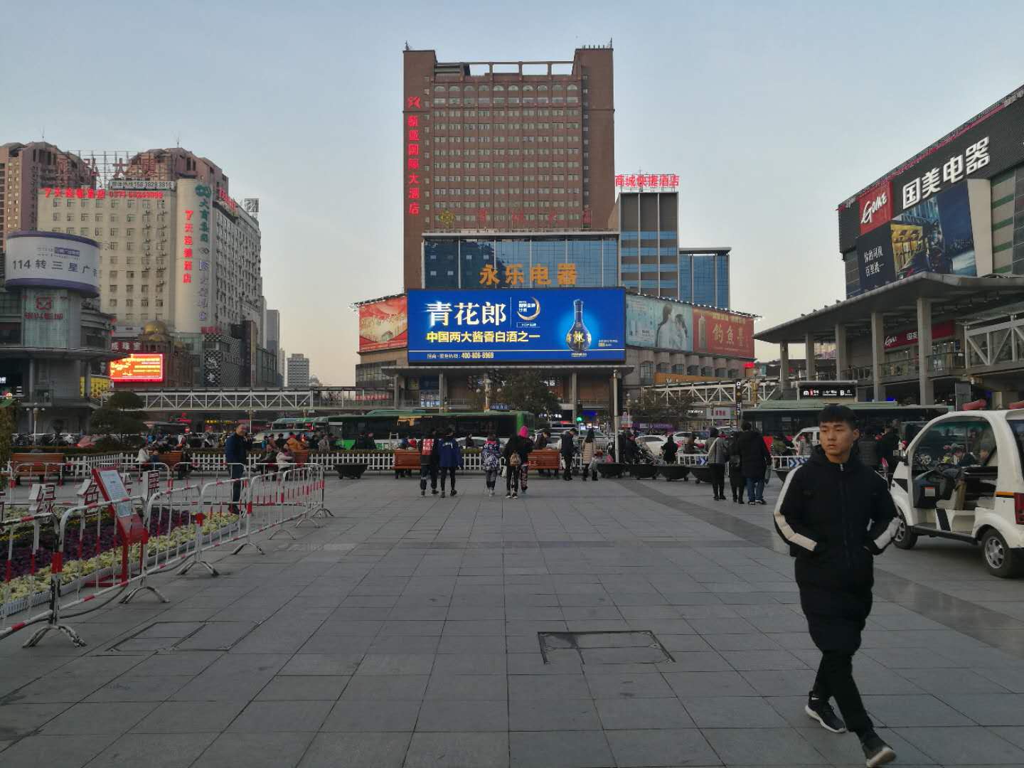 郑州二七广场LED户外大屏广告