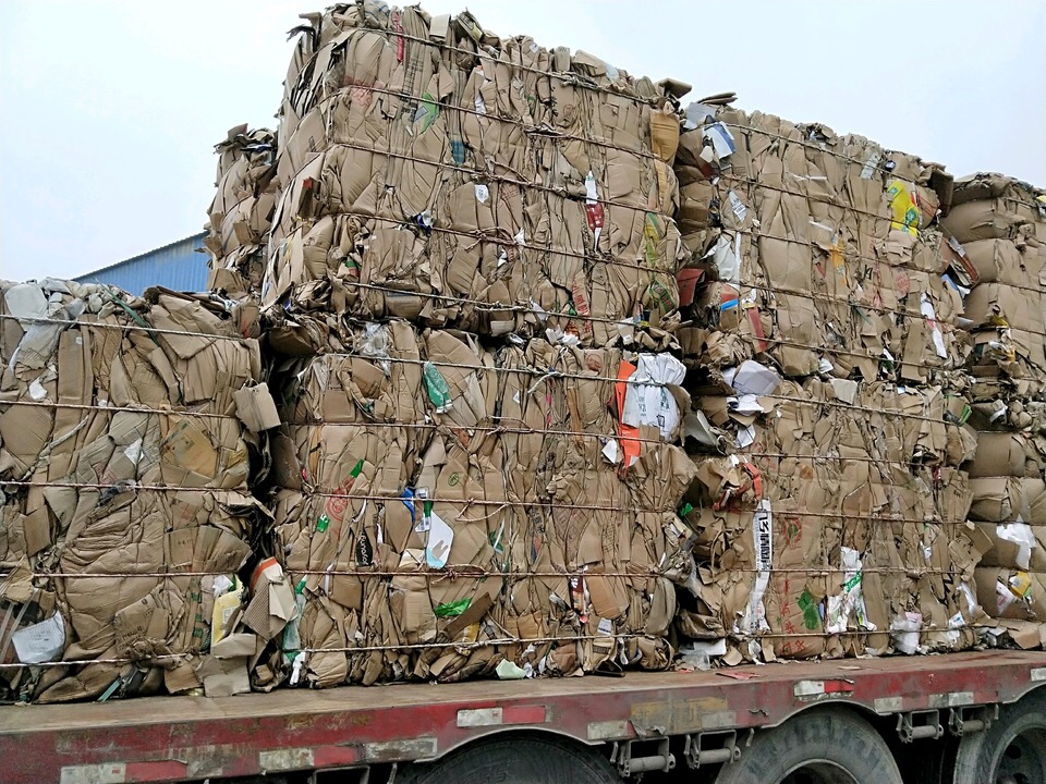上海废品上门回收废品上海废旧金属上门回收，废纸回收，废塑料回收，看货论价，价格高。联系电话15800517991上海废品上门回收废品