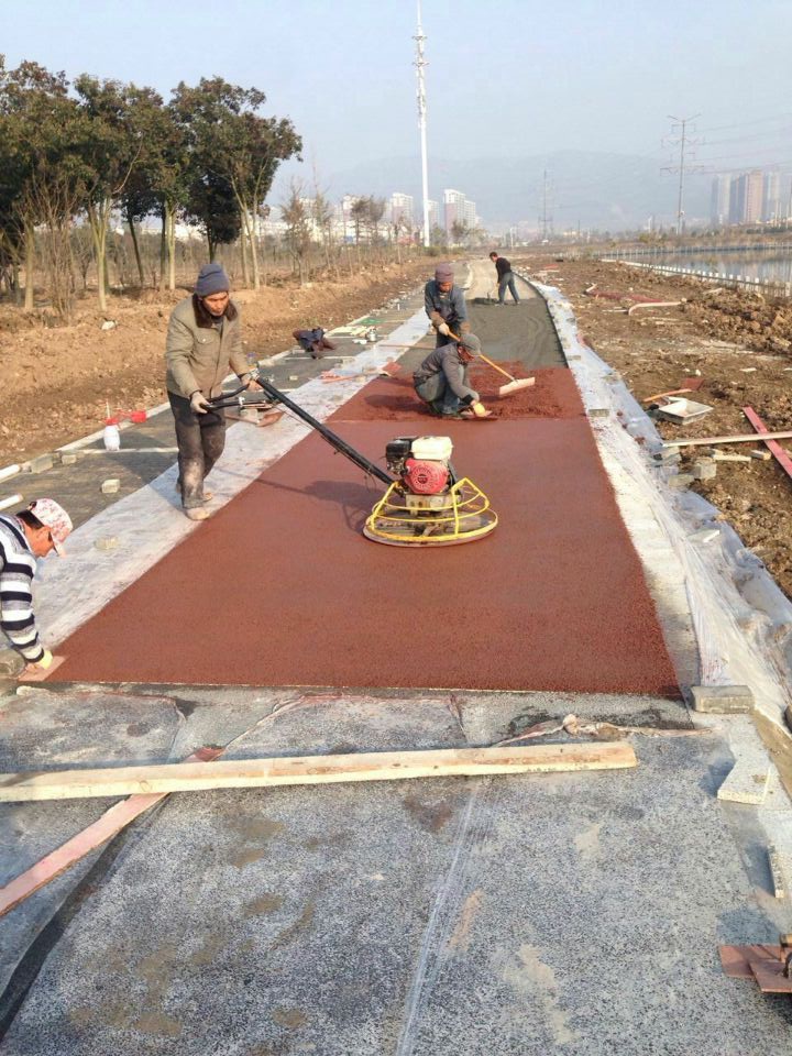 重庆市透水混凝土地坪 水泥压模地坪材料 彩色压花混凝土 压模地坪施工材料 透水混凝土增强剂