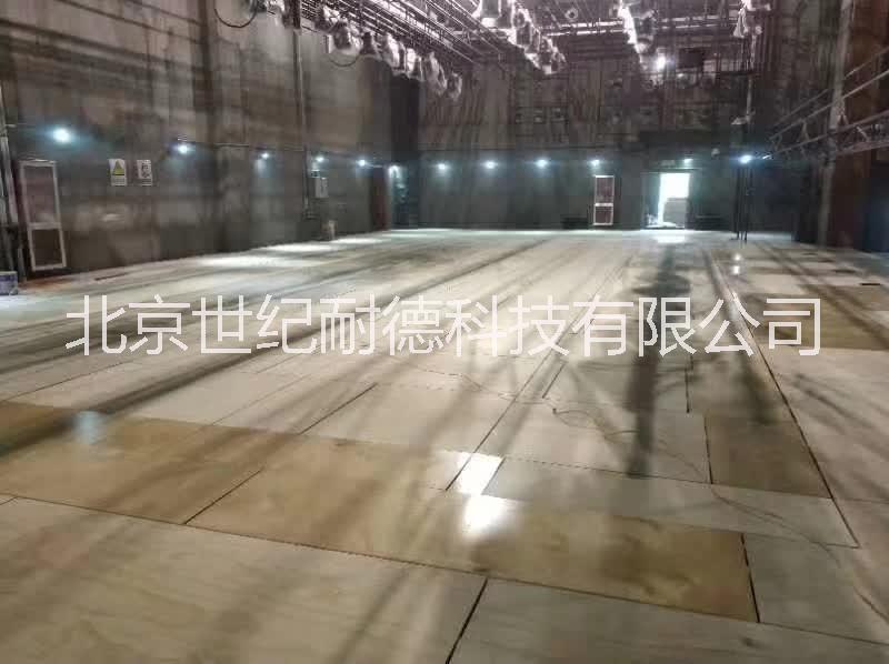 北京舞台木地板供应商-专业安装剧场25厚俄勒冈松木地板图片