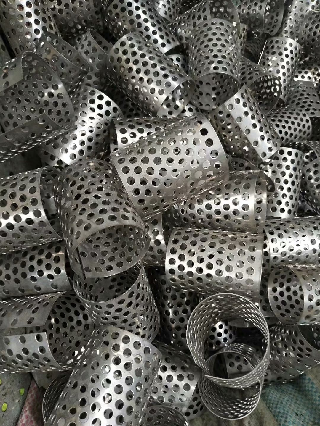 厂家生产过滤筒不锈钢冲孔板网  双层冲孔网过滤筒  管道过滤器筛网纱网