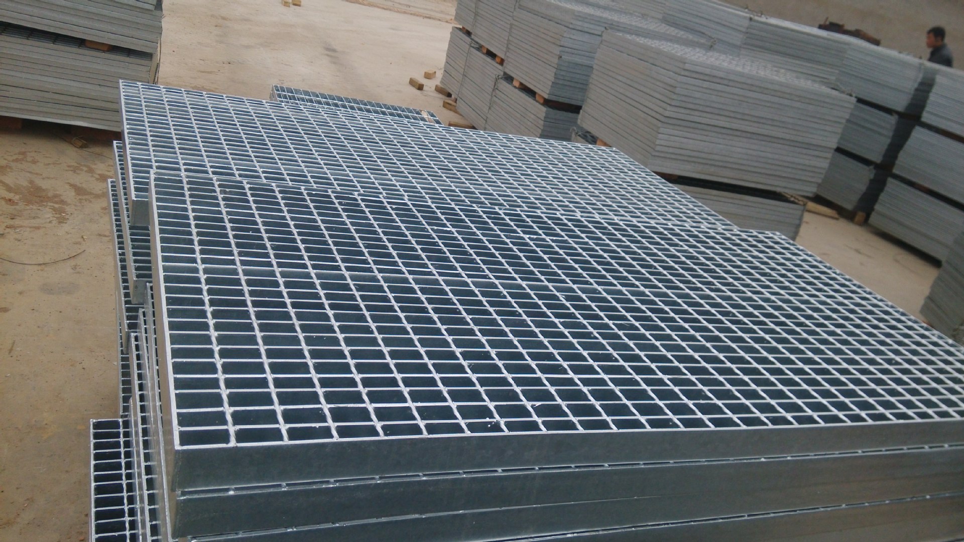 镀锌钢格板-热镀锌钢格栅板-安平县鸣銮钢格板厂图片