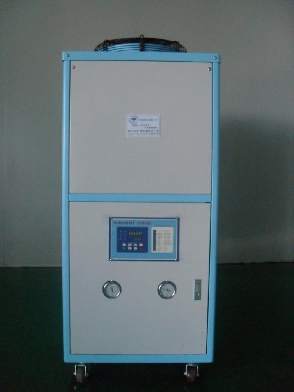 济南冷水机，进口冷水机的品质，国内品牌的价格 物美价廉、高效节能环保冷水机图片