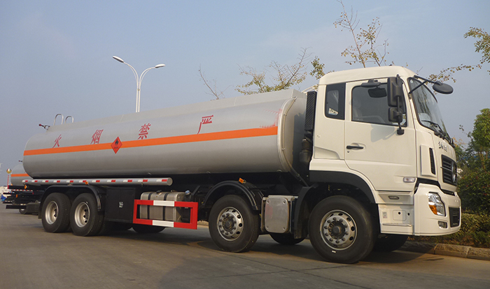 厂家直销东风多利卡5-8吨流动加油车油罐车 欢迎电议  豪沃油罐车