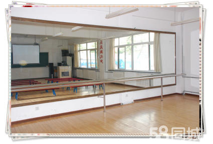 北京专业安装玻璃隔断，安装舞蹈镜图片