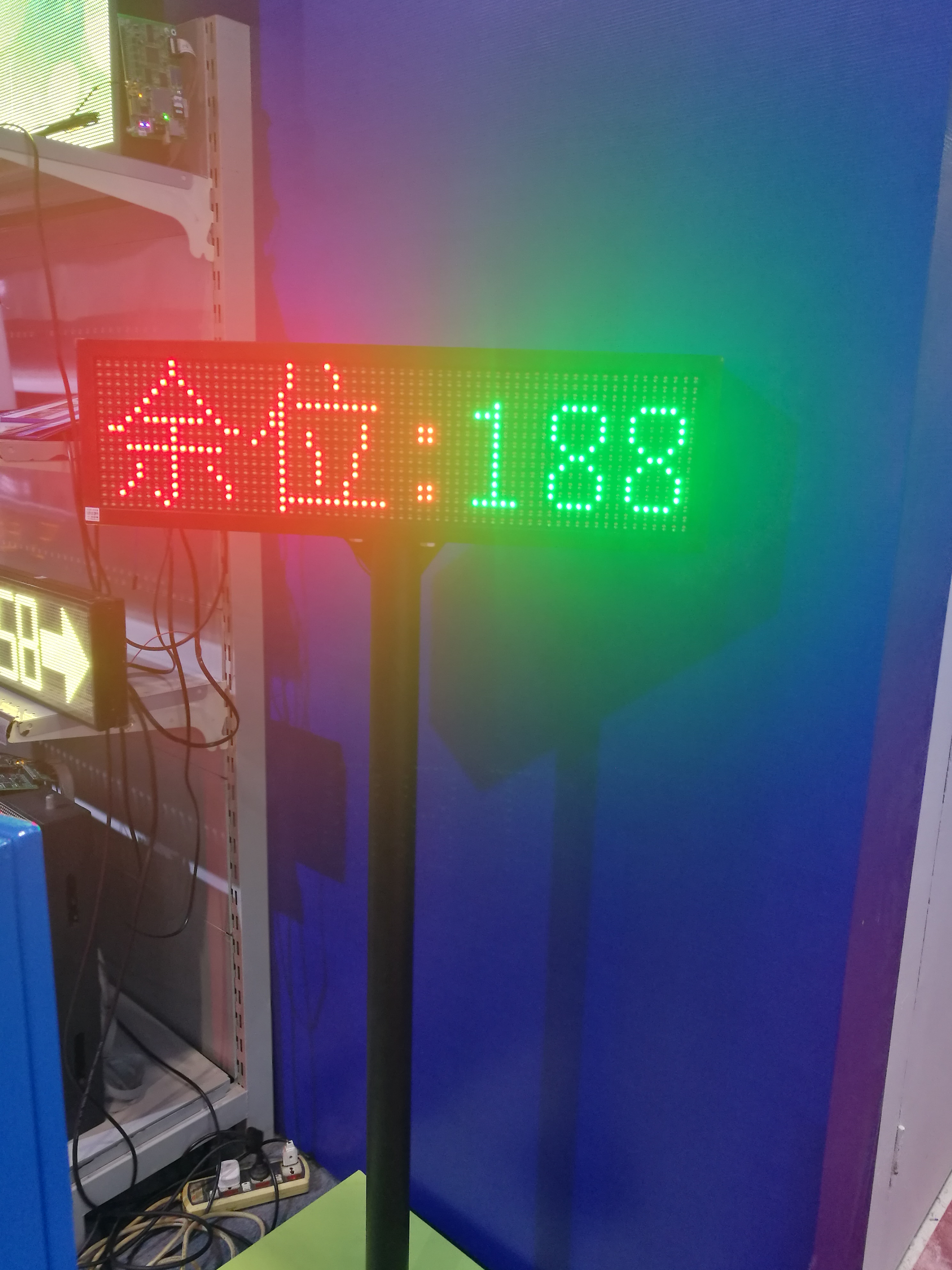 深圳市小型单色高亮票箱道闸屏控制卡厂家