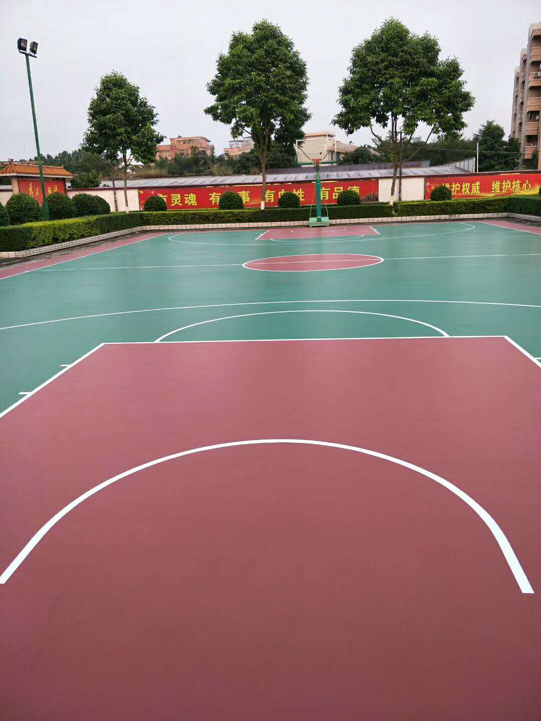 塑胶篮球场地面施工 高埗运动场地面承包 东莞塑胶篮球场地建设