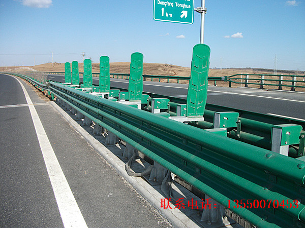 南充B级波形梁护栏 ，波形护栏厂家，乡村公路防撞栏板