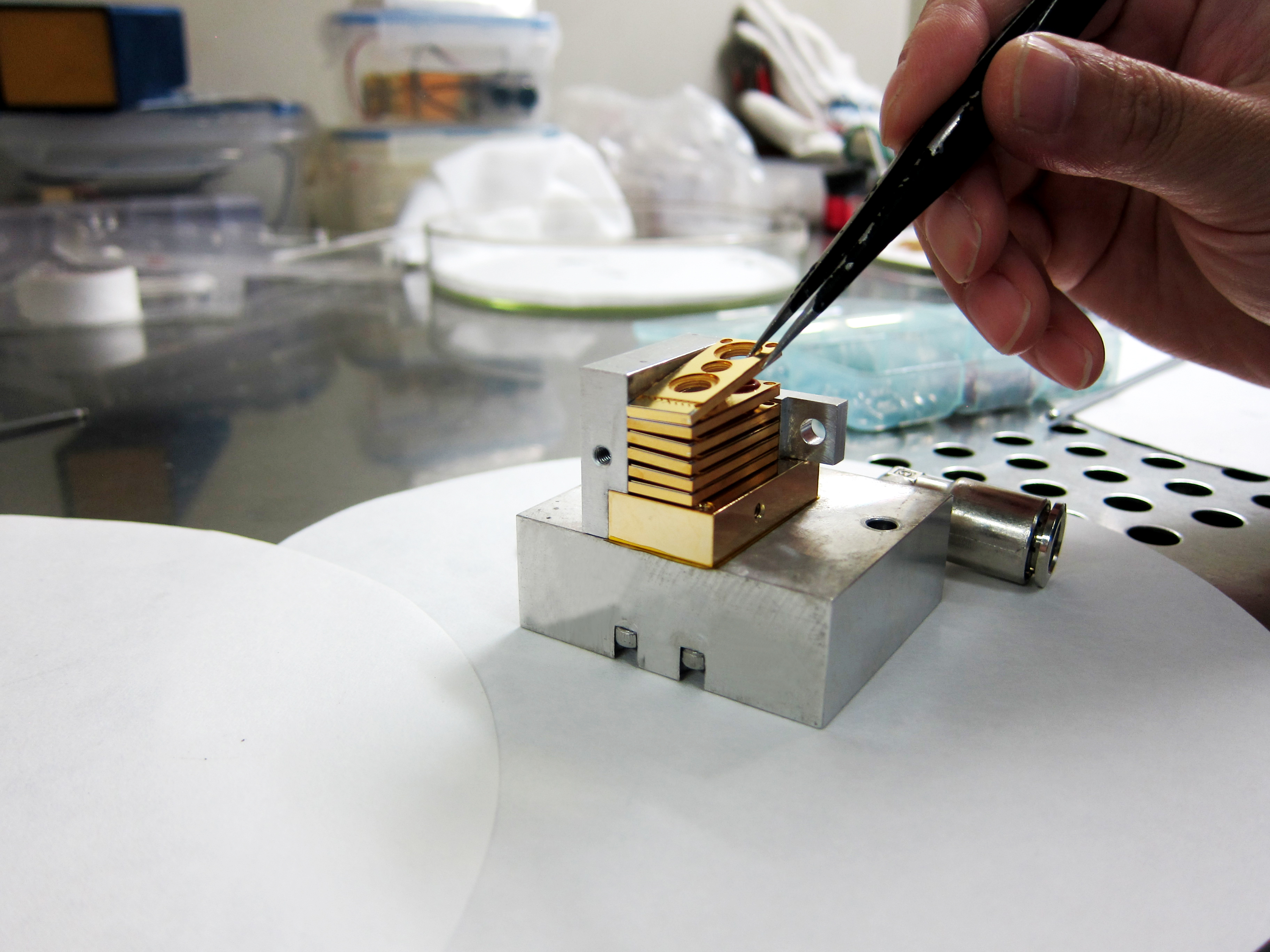 维修德国DILAS半导体激光器垂直叠阵激光二极管OLED激光切割机光源图片