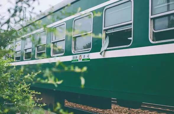 旧铁路绿皮车厢销售-湖北绿皮火车车厢批发厂家-旧绿皮车厢价格