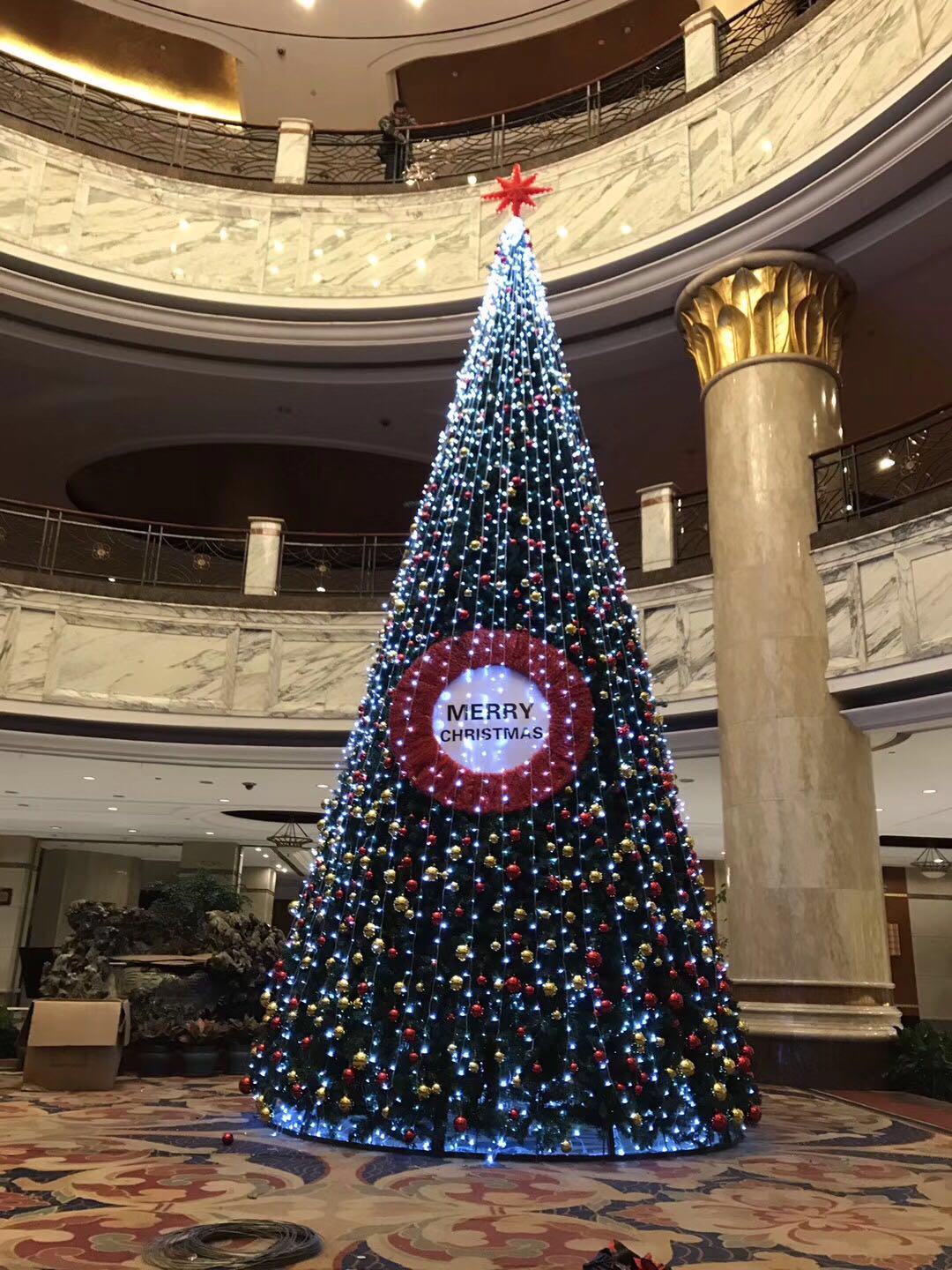 圣诞节布置用品商场酒店入口处防水室外防风大型圣诞树装饰 10米 厂家定制