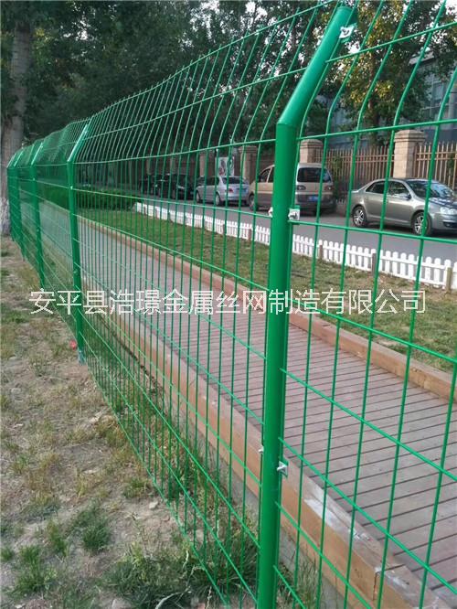 浸塑铁丝网围栏经典样式厂家推荐 铁丝网护栏