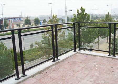 忻州锌钢护窗围栏，玻璃阳台栏杆，锌合金楼梯护栏，喷塑阳台栏杆沪杭道中