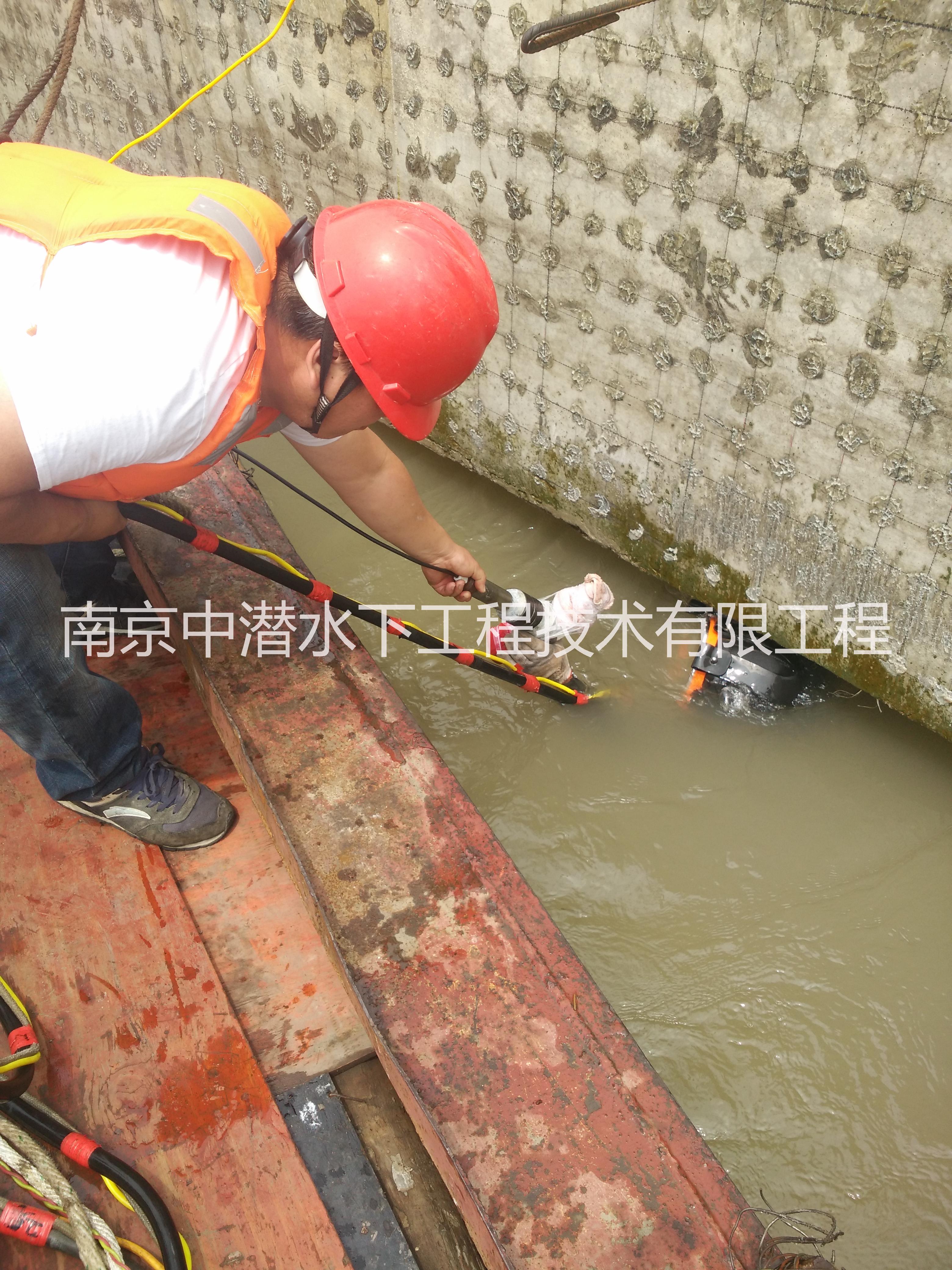 武汉中潜水下维修 安装 切割 探摸 录像管道疏通 船舶服务 市政工程 公司