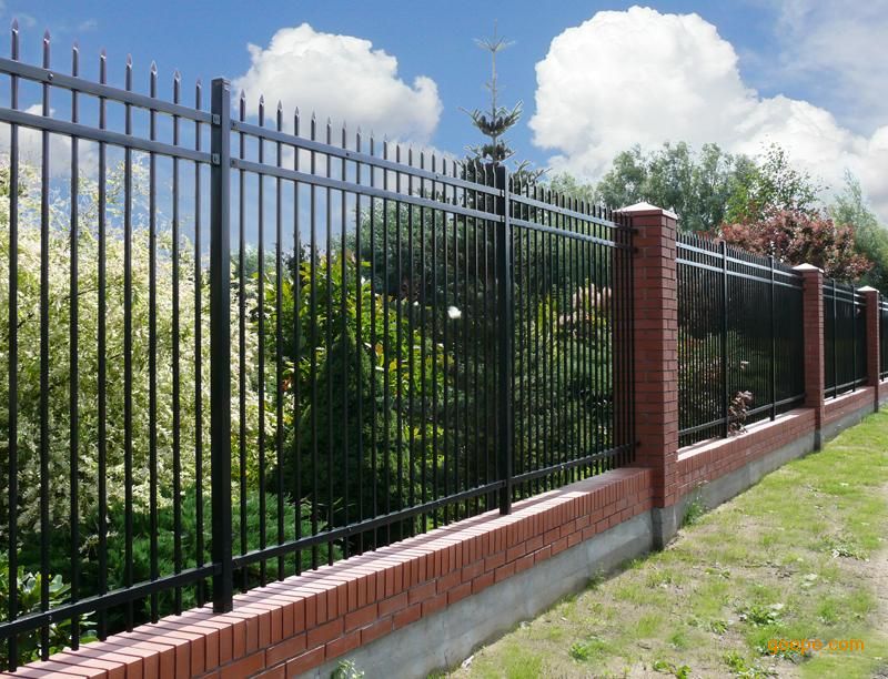 周口烤漆围墙栅栏，欧式别墅护栏，锌钢道路防护栏，铝艺高档围栏拥有你真好