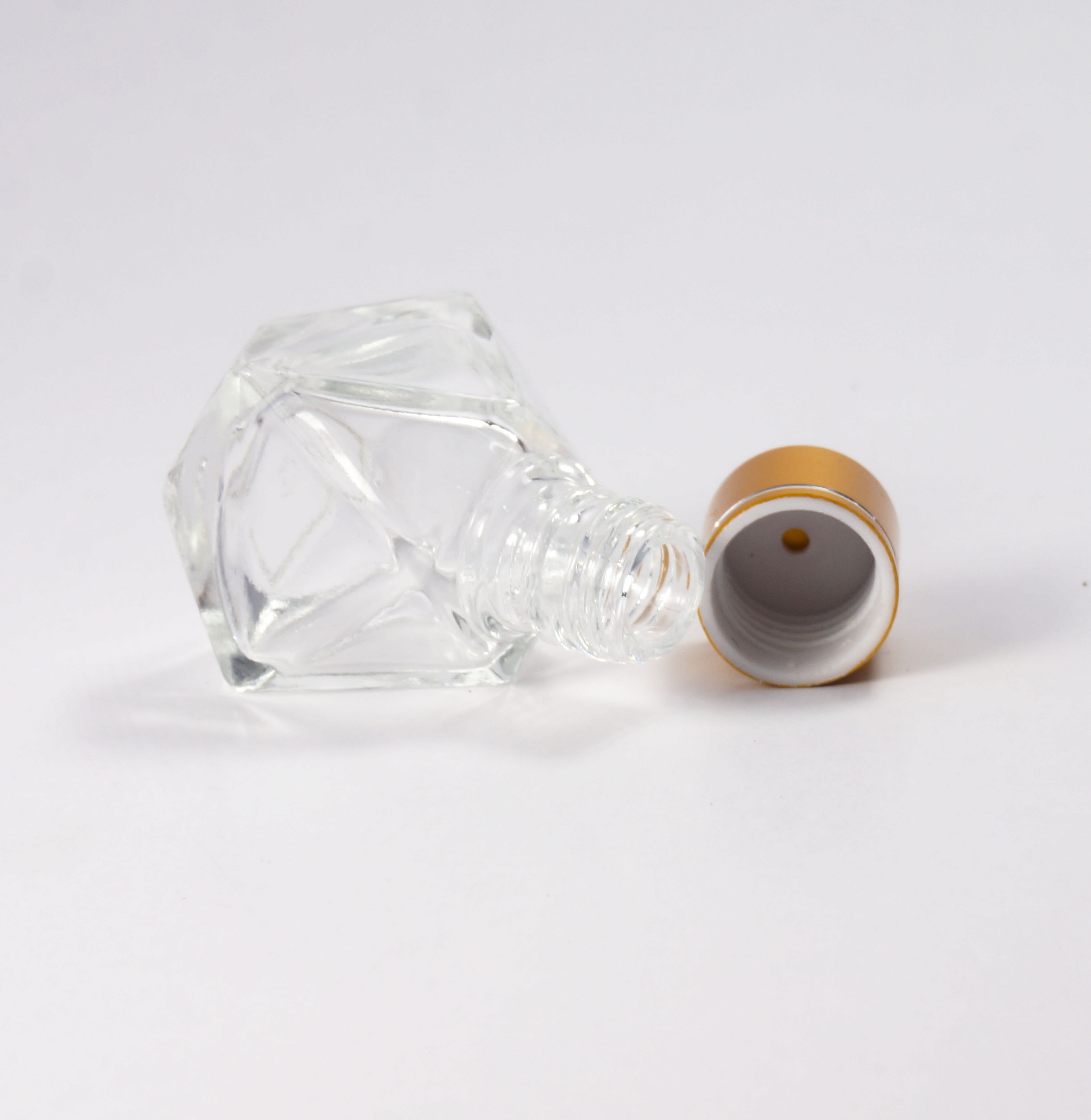 供应批发订做钻石形香水玻璃瓶 钻石形小型玻璃瓶 玻璃香水瓶