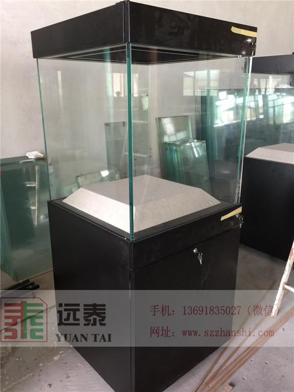 福建南靖县博物馆展示独立玻璃柜图片