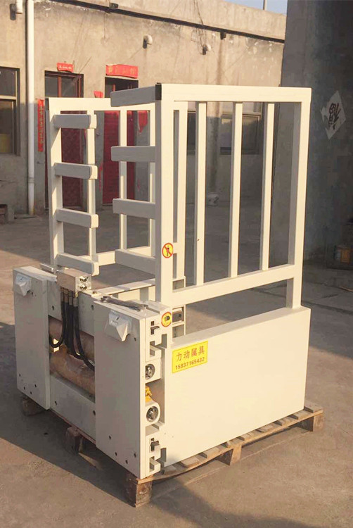 河南巩义厂家生产 非标准抱砖设备 抱砖机