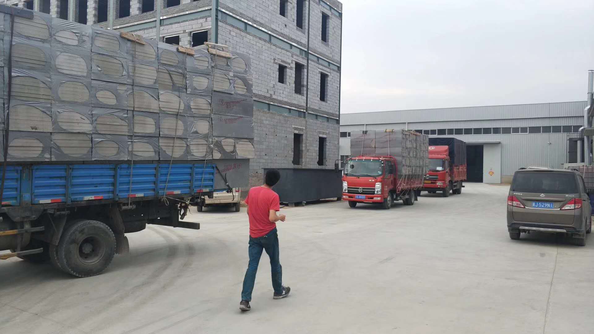 北京聚氨酯复合板  a级阻燃 导热系数小于0.024   聚氨酯发泡板 pu聚氨酯板 阻燃外墙聚氨酯板