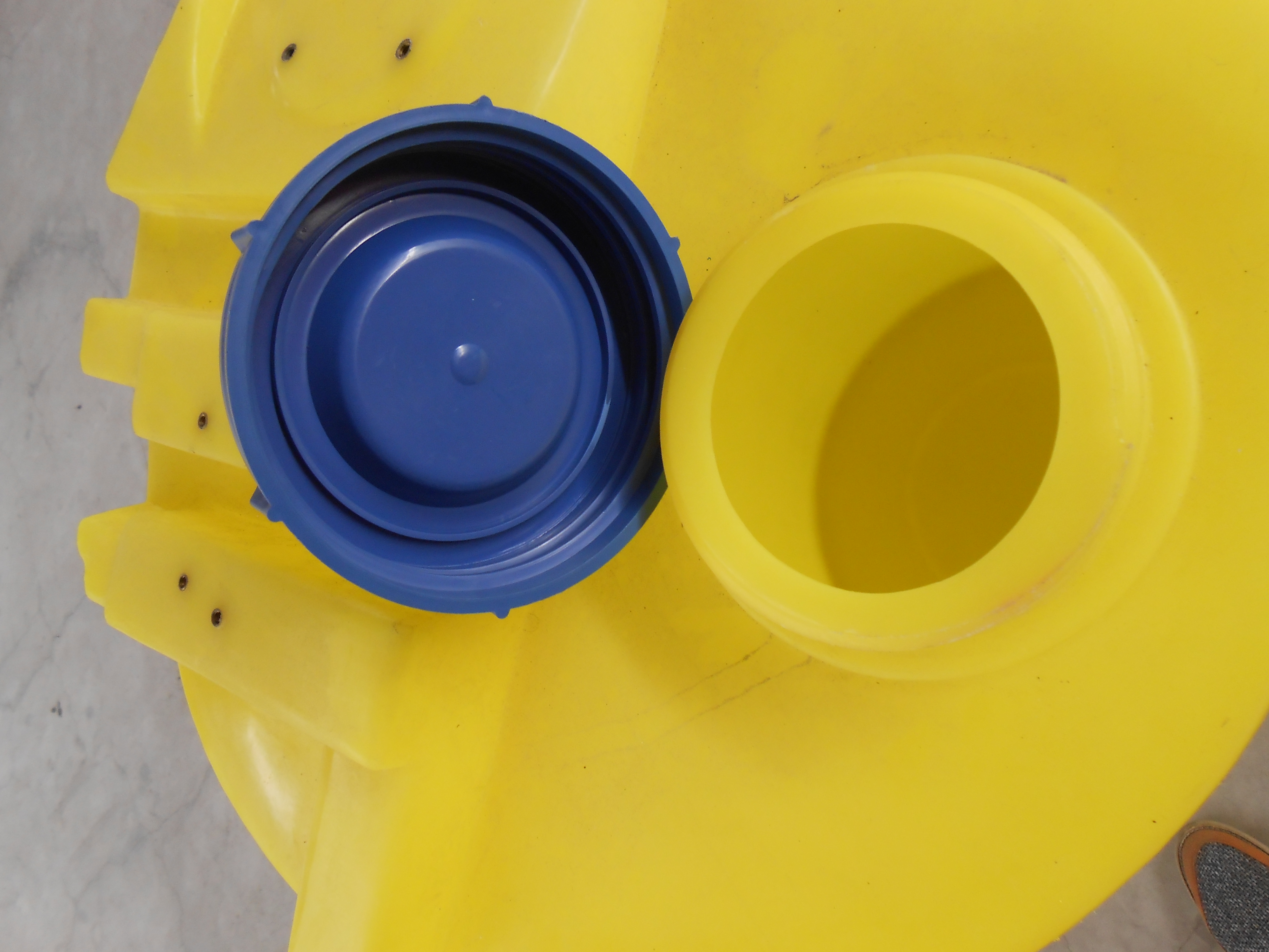 大量供应批发零售设备加药桶全国发货支持质检 水处理设备加药桶