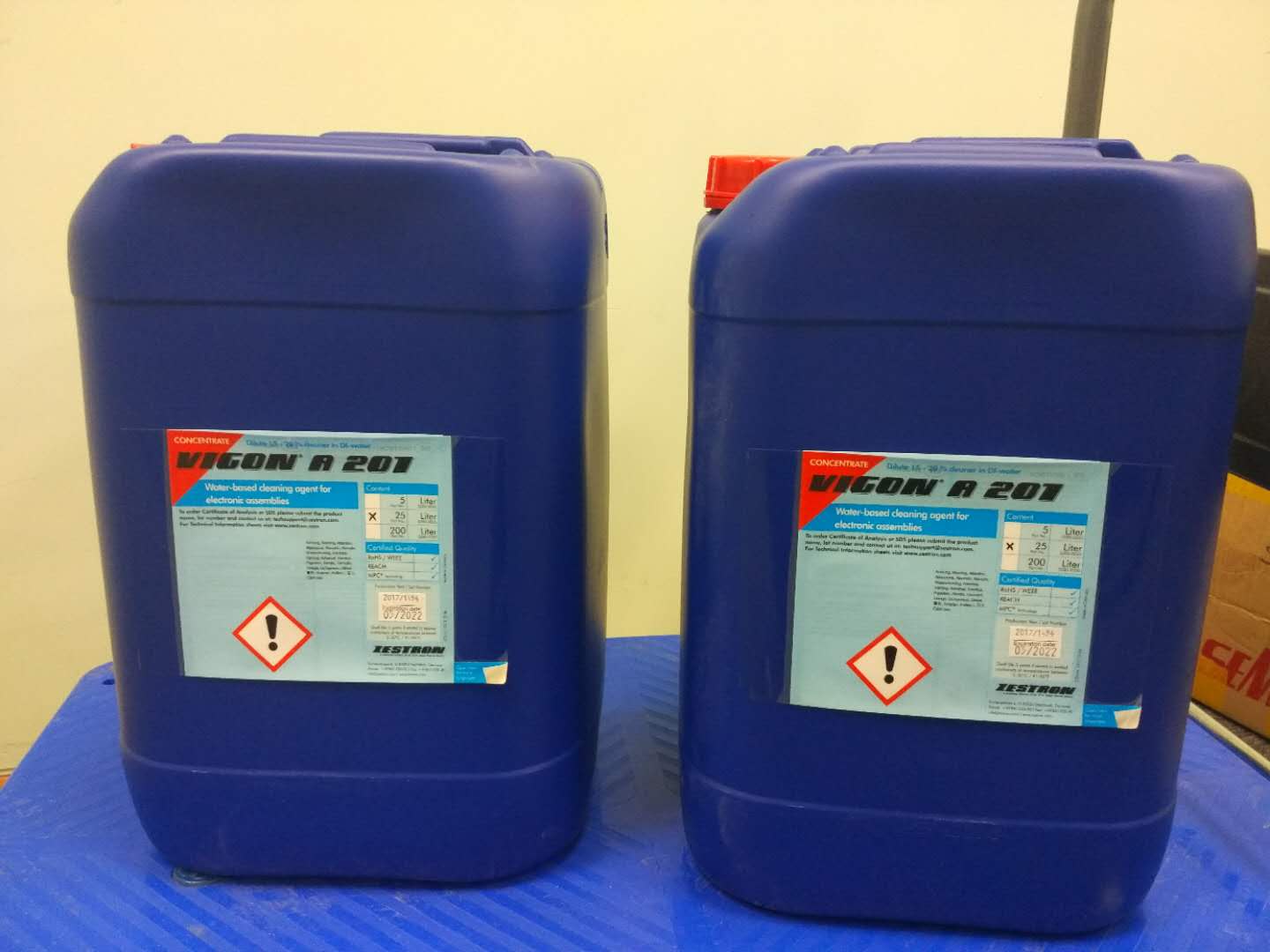 德国洁创 ZESTRON A201清洗剂用于喷淋清洗工艺中清理助焊剂的水基清洗剂