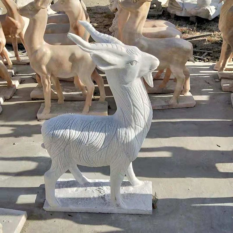 优质汉白玉石雕羊 公园石雕动物小羊 小鹿加工各种石雕羊摆件厂家