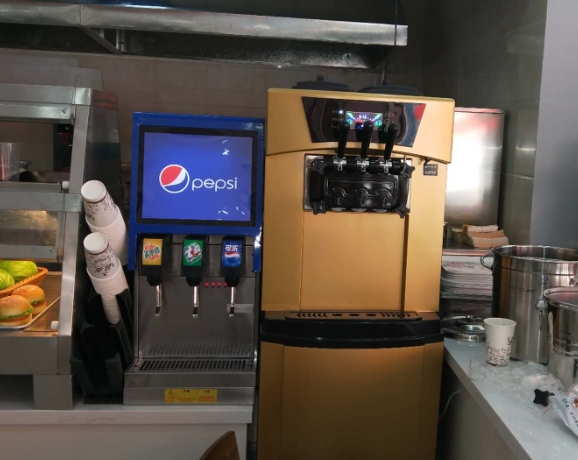 厂家直销免安装可乐机 可乐机设备哪家好 可乐机怎么选 三阀可乐机  四阀可乐机