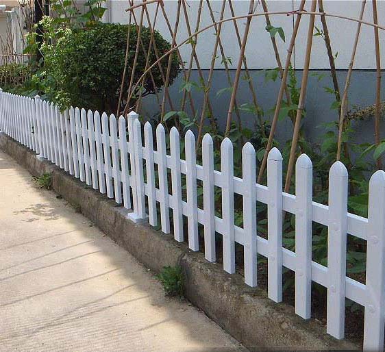 安徽滁州草坪护栏 绿化围栏供应商 pvc塑钢护栏