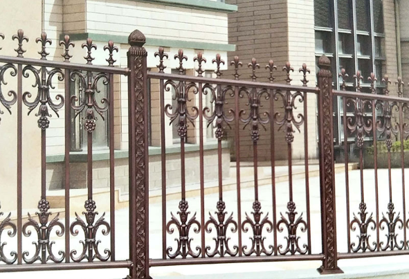 别墅小区庭院围墙铝合金欧式护栏 阳台护栏铝艺护栏