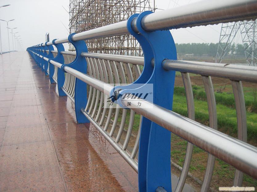贵州护栏厂哪家好就选派力护栏厂加工定制工程护栏 护栏型材 阳台护栏道路护栏