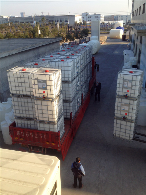 恩施厂家直销12吨容量环保卫生食品级车载卧式储水箱图片