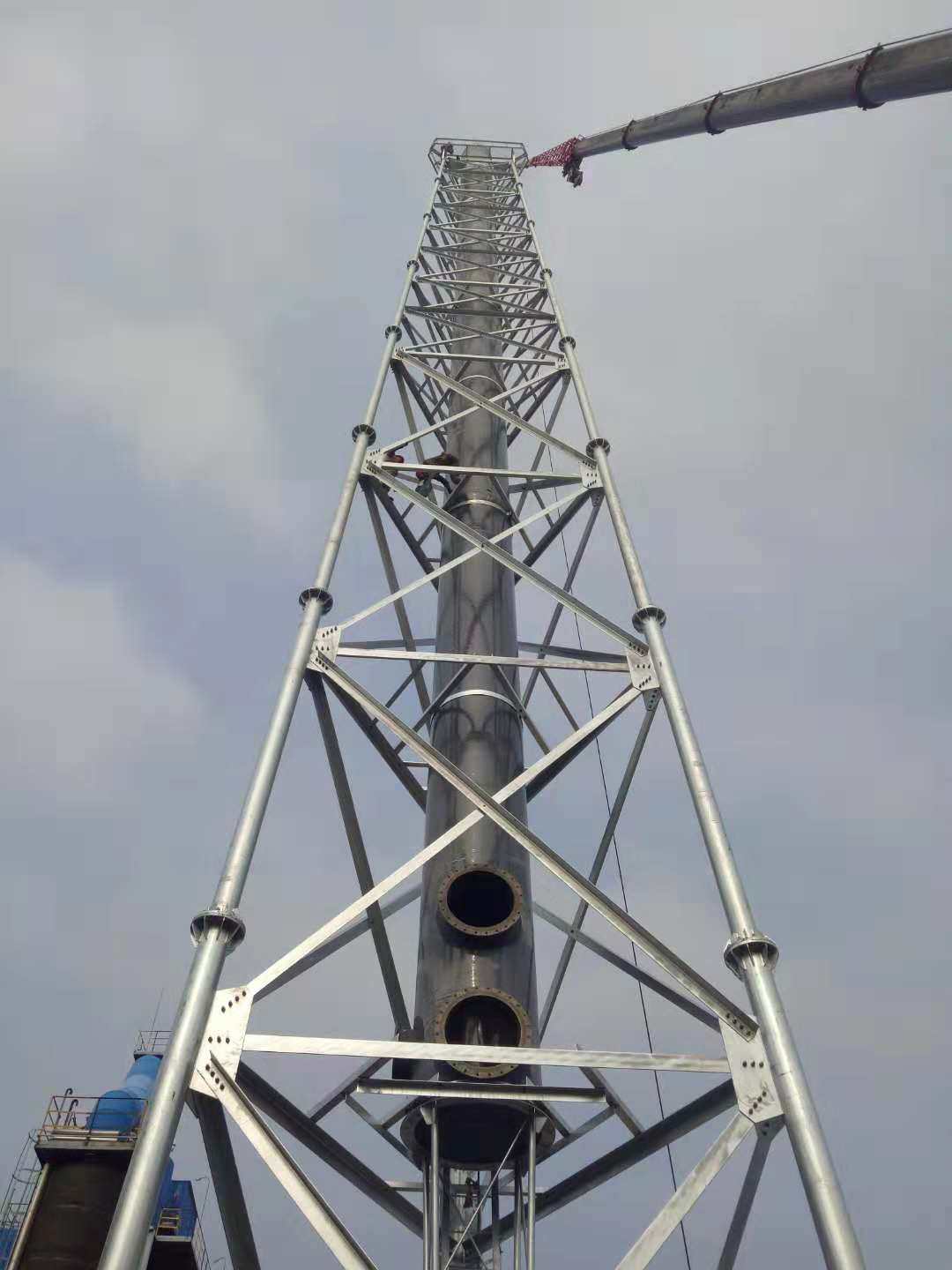 衡水市化工厂烟囱保护塔厂家烟囱保护塔 化工厂烟囱保护塔