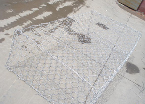 边坡防护网石笼网 高尔凡格宾石笼网价格 雷诺护垫厂家 欢迎大家采购！！！