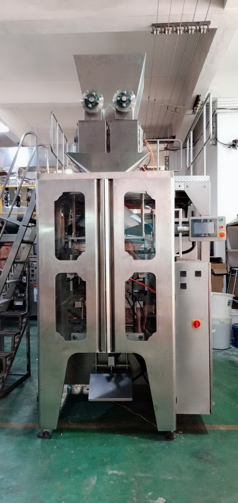 专业供应螺旋计量包装配套设备 佛山冰块包装机价格 出口冰块包装机设备