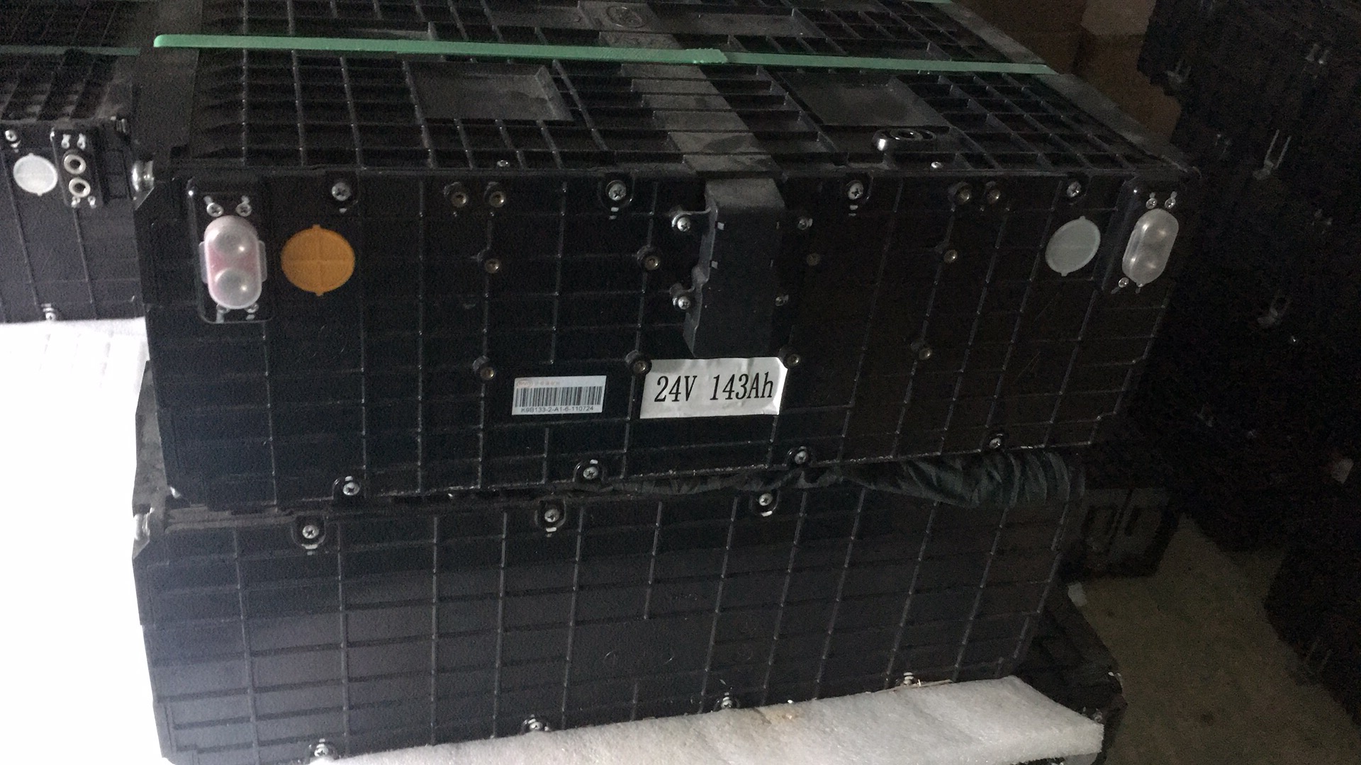 144V100锂电池  广东锂电池回收厂 广东废旧电池回收  深圳锂电池回收电话深圳锂电池回收厂图片