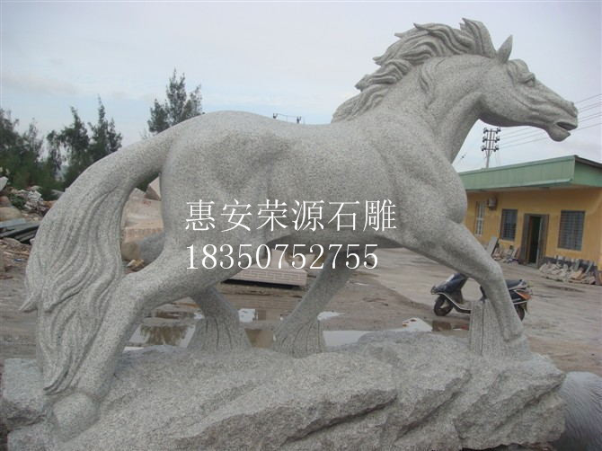 泉州市马雕像厂家加工定制十二生肖马雕像 公园景观马 奔腾马动物雕塑