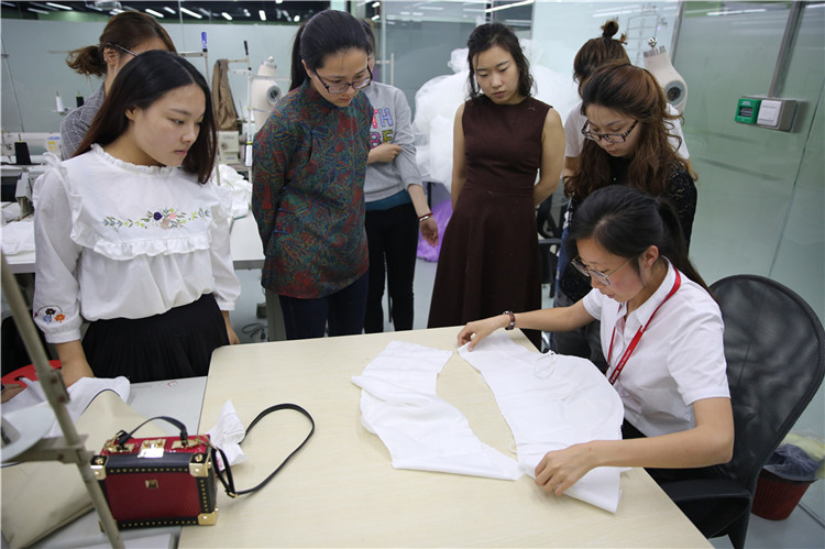 上海服装手绘培训、服装面料、服装买手培训 上海服装设计培训