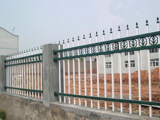 锌钢护栏源头厂家现货销售校园围墙护栏，厂区围墙护栏