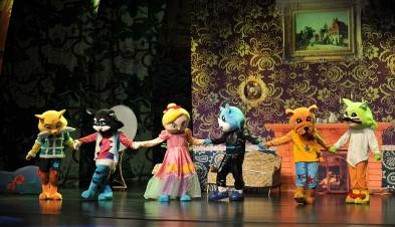 迪士尼卡通儿童剧猫和老鼠演出