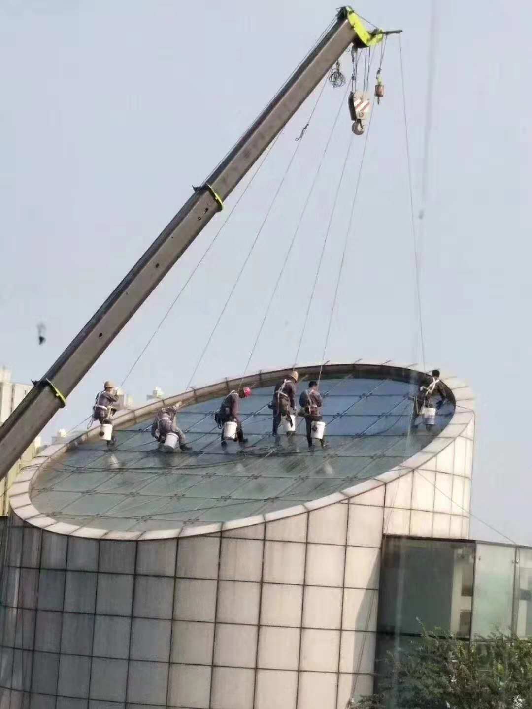 北京吊绳蜘蛛人、幕墙换玻璃、窗户换玻璃、高空换玻璃、中空钢化玻璃更换
