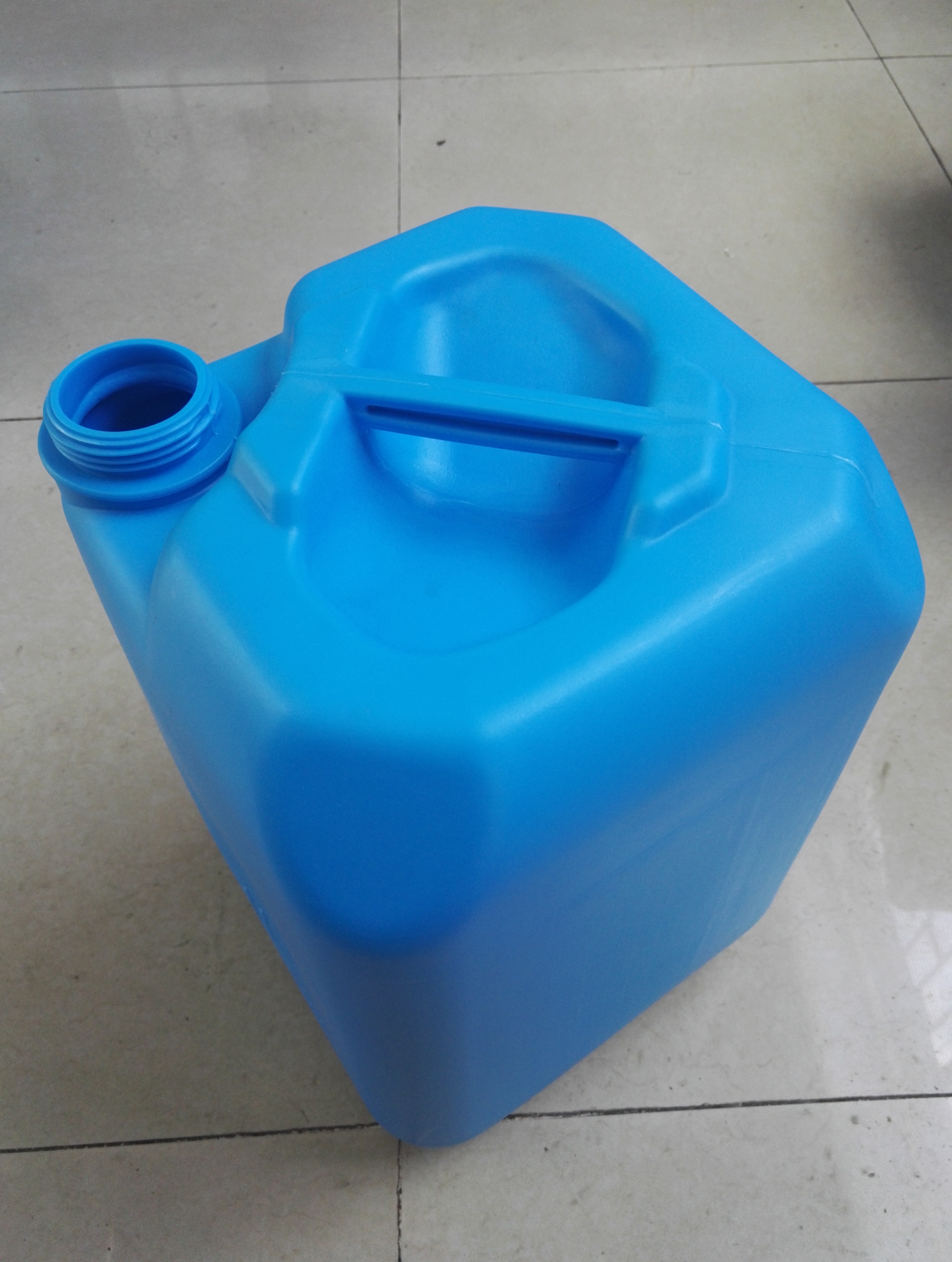 供应广州20L对角桶化工桶UN胶桶耐酸碱PE桶