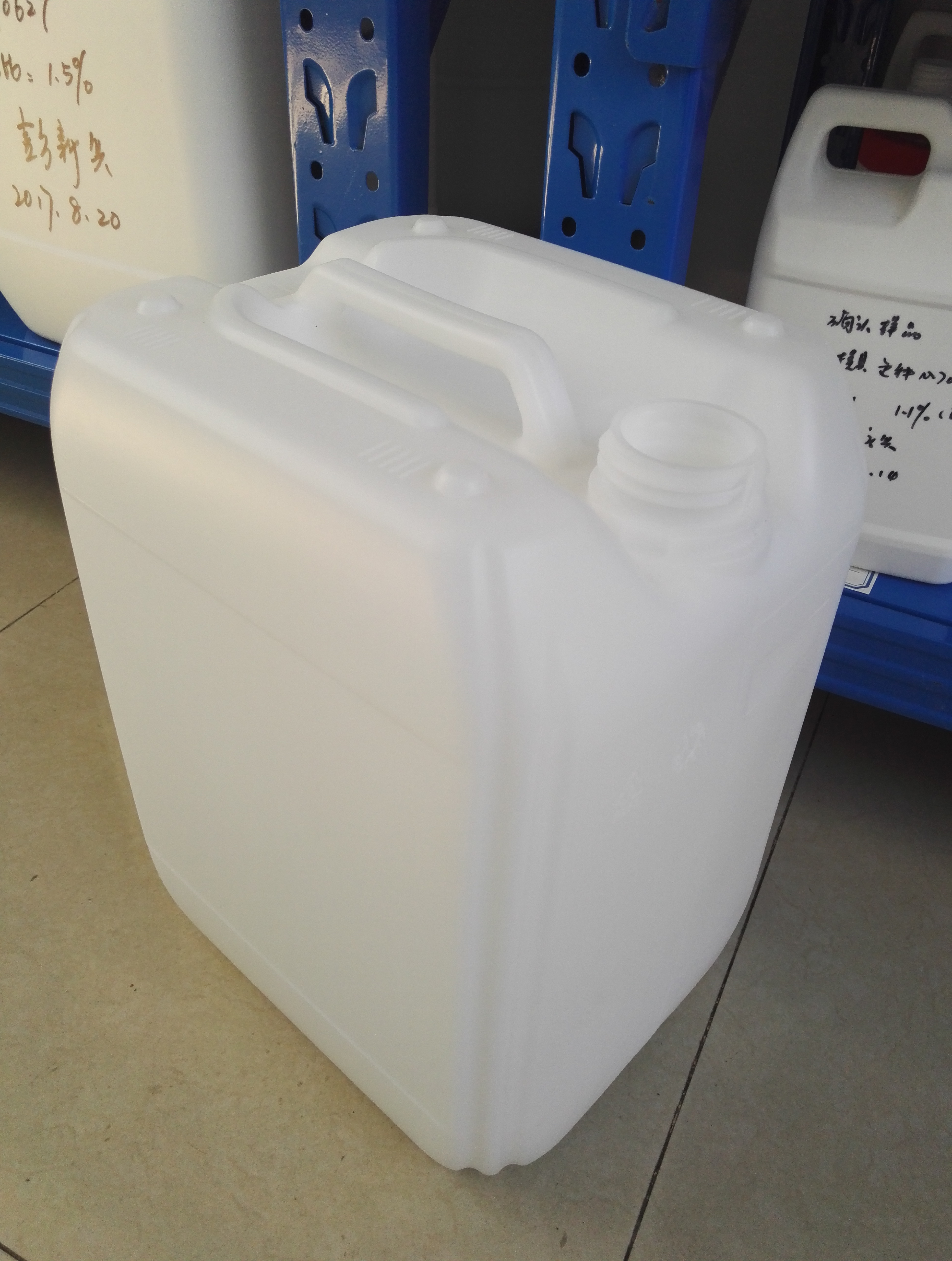 供应20L塑料桶UN桶化工桶耐腐蚀抗跌落硝酸桶