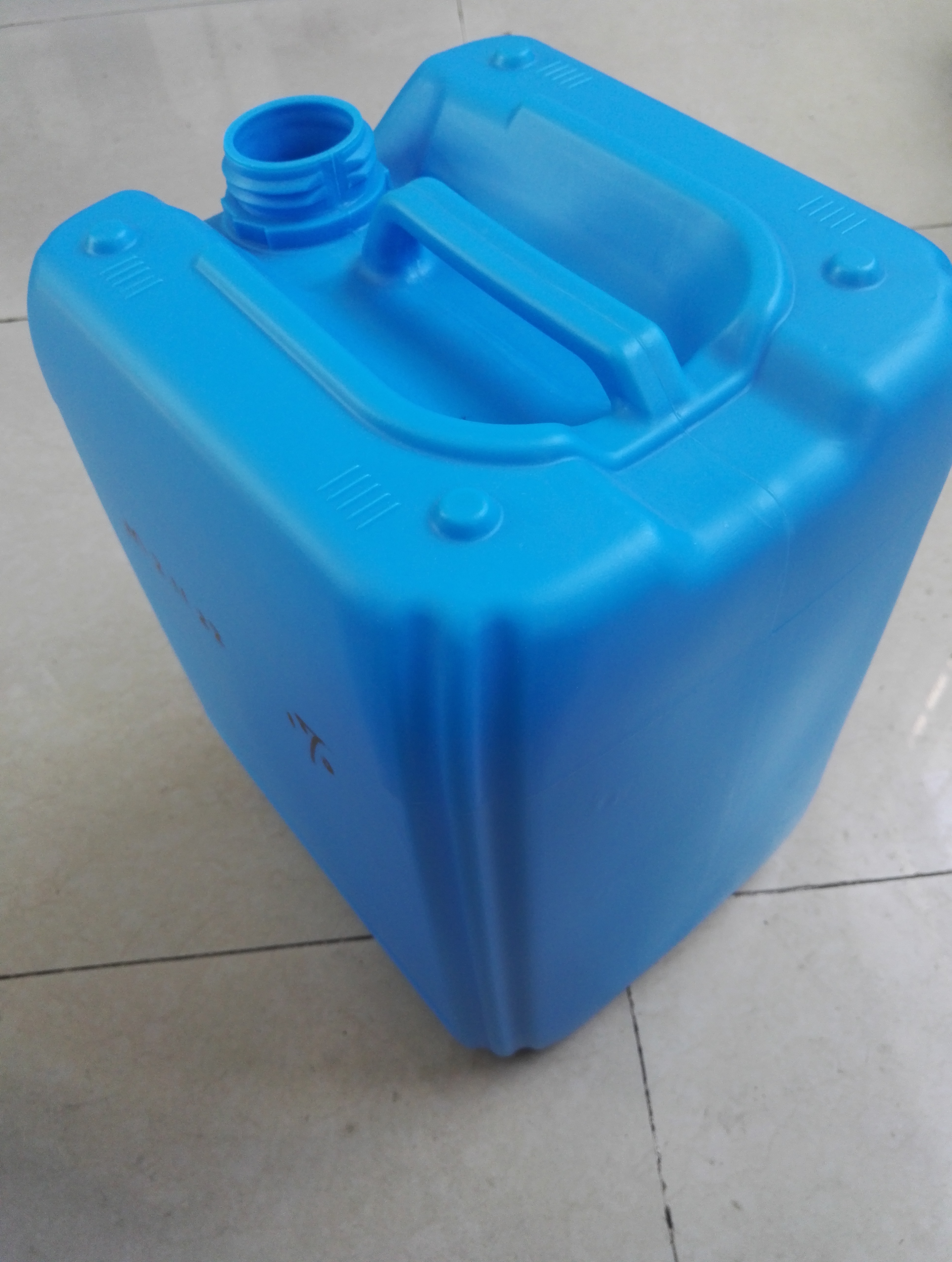 供应20L塑料桶UN桶化工桶耐腐蚀抗跌落硝酸桶