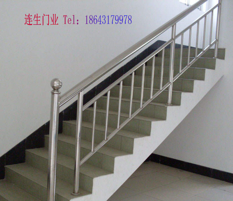 长春白钢楼梯扶手栏杆白钢护栏工程图片