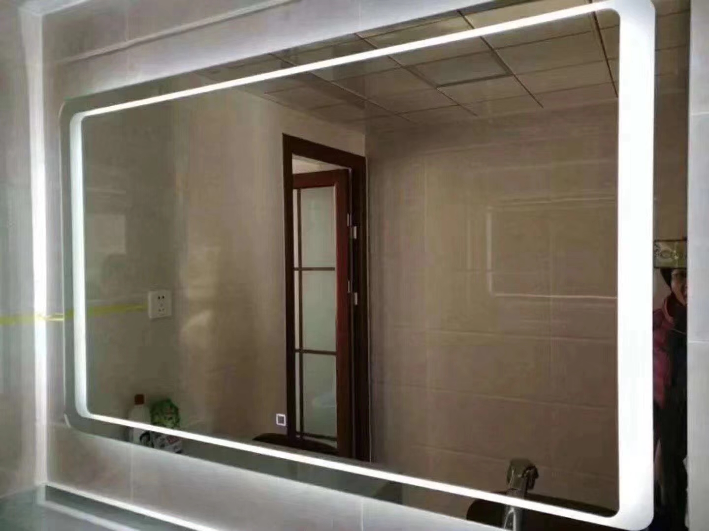 装饰镜子带触摸开关LED防雾浴室镜子 壁挂式无框卫生间灯镜 可定制