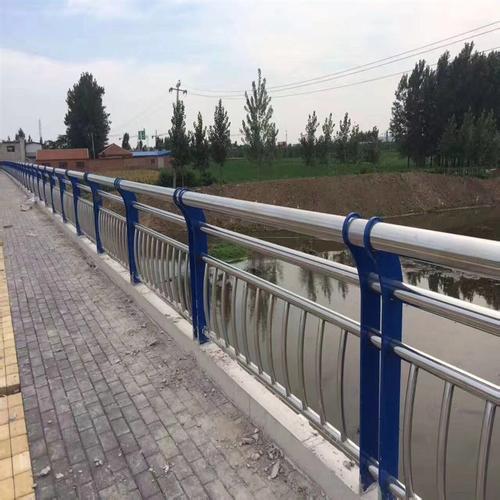 Q235钢板桥梁护栏-优质供应商