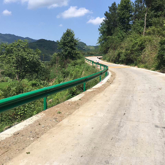 四川高速公路护栏板乡村公路护栏板防撞护栏板喷塑