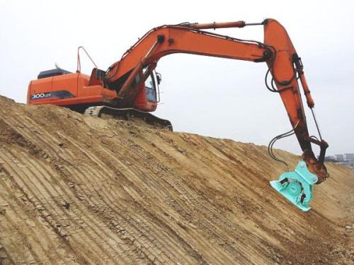 挖掘机5-8吨液压振动夯 工程机械配件 山东现货销售